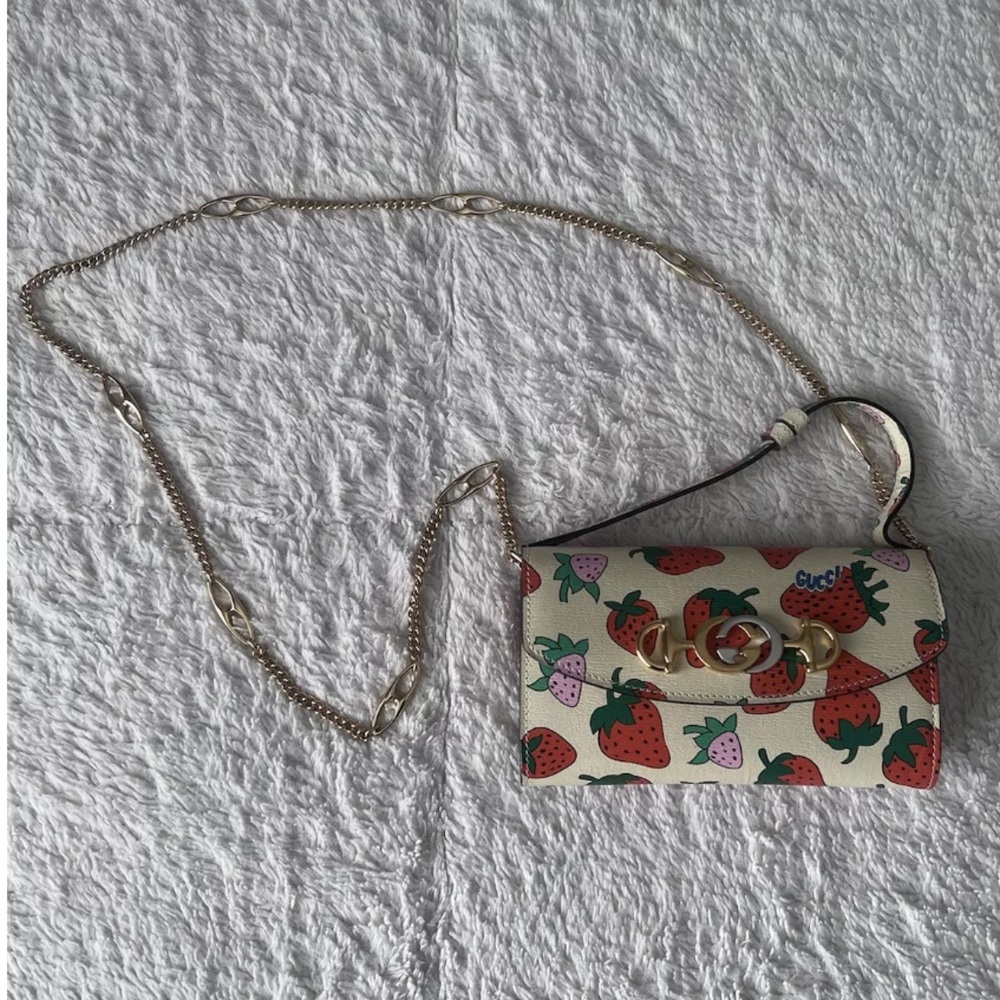 SOLD❤️ 🍓GUCCI Strawberry Print Zumi Leather Mini Shoulder Bag Cream & Red - Picture 6 of 11